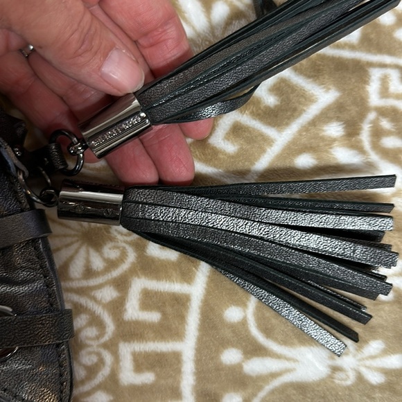 Micheal Kors Grey Metallic Wristlet- Bag - Picture 5 of 10